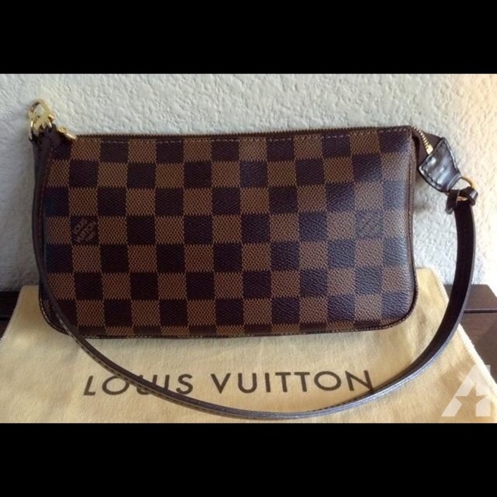Louis Vuitton Pochette Accessoires NM